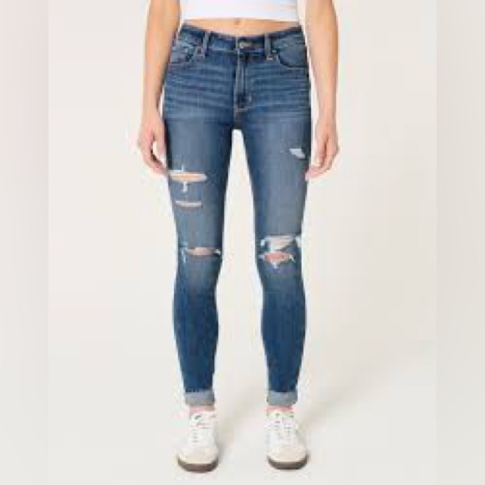 Hollister High-Rise Super Skinny Jeans – Classic Blue Distressed Jeans Size 24